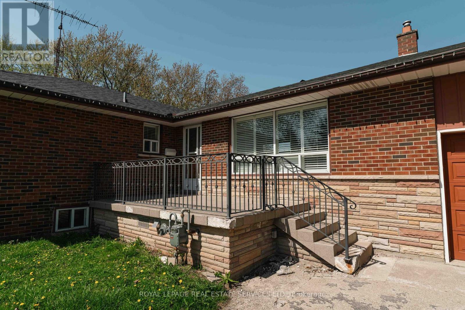 












365 SANDHURST DRIVE

,
Oakville,




Ontario
L6L4L1

