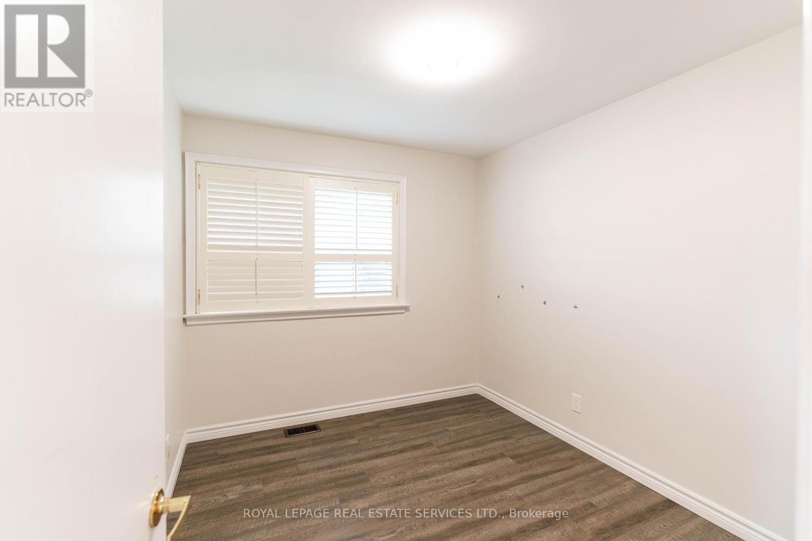 












365 SANDHURST DRIVE

,
Oakville,




Ontario
L6L4L1

