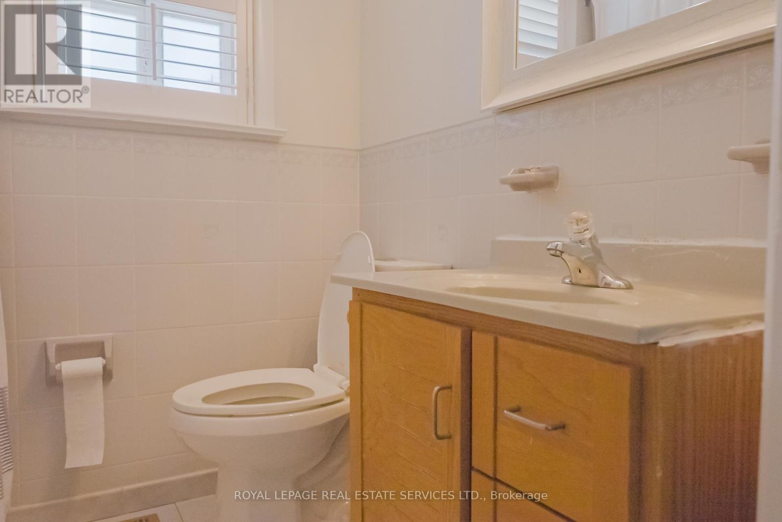 












365 SANDHURST DRIVE

,
Oakville,




Ontario
L6L4L1

