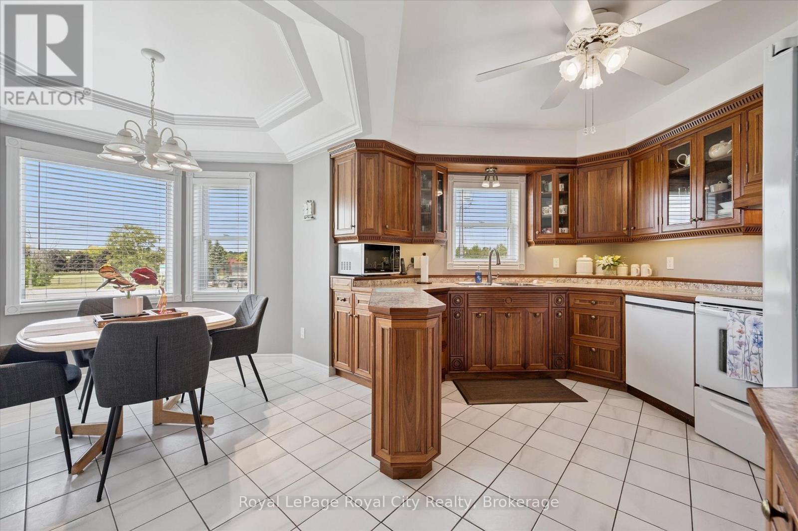 












8411 ERAMOSA/MILTON TOWNLINE

,
Guelph/Eramosa,




Ontario
N0B2K0

