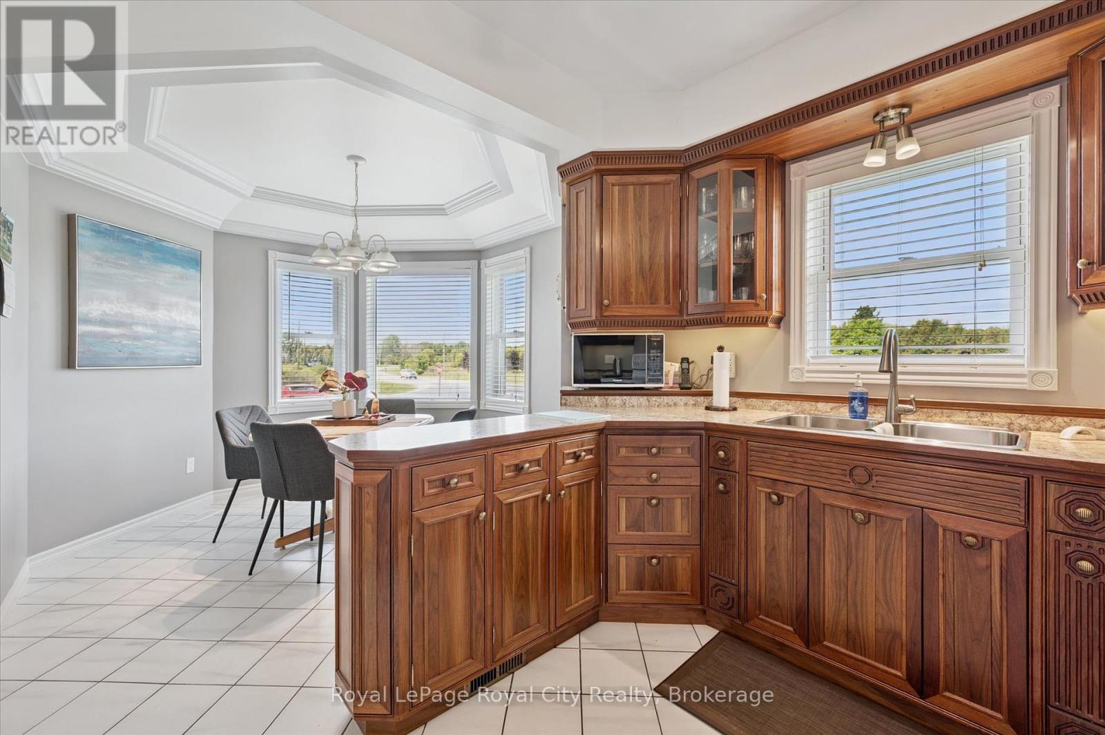 












8411 ERAMOSA/MILTON TOWNLINE

,
Guelph/Eramosa,




Ontario
N0B2K0

