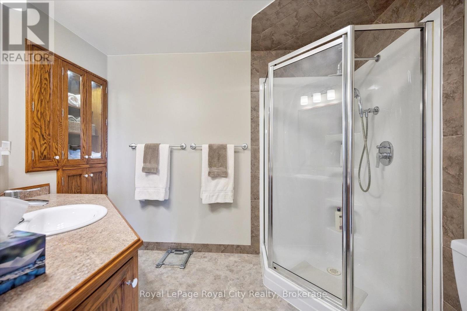 












8411 ERAMOSA/MILTON TOWNLINE

,
Guelph/Eramosa,




Ontario
N0B2K0

