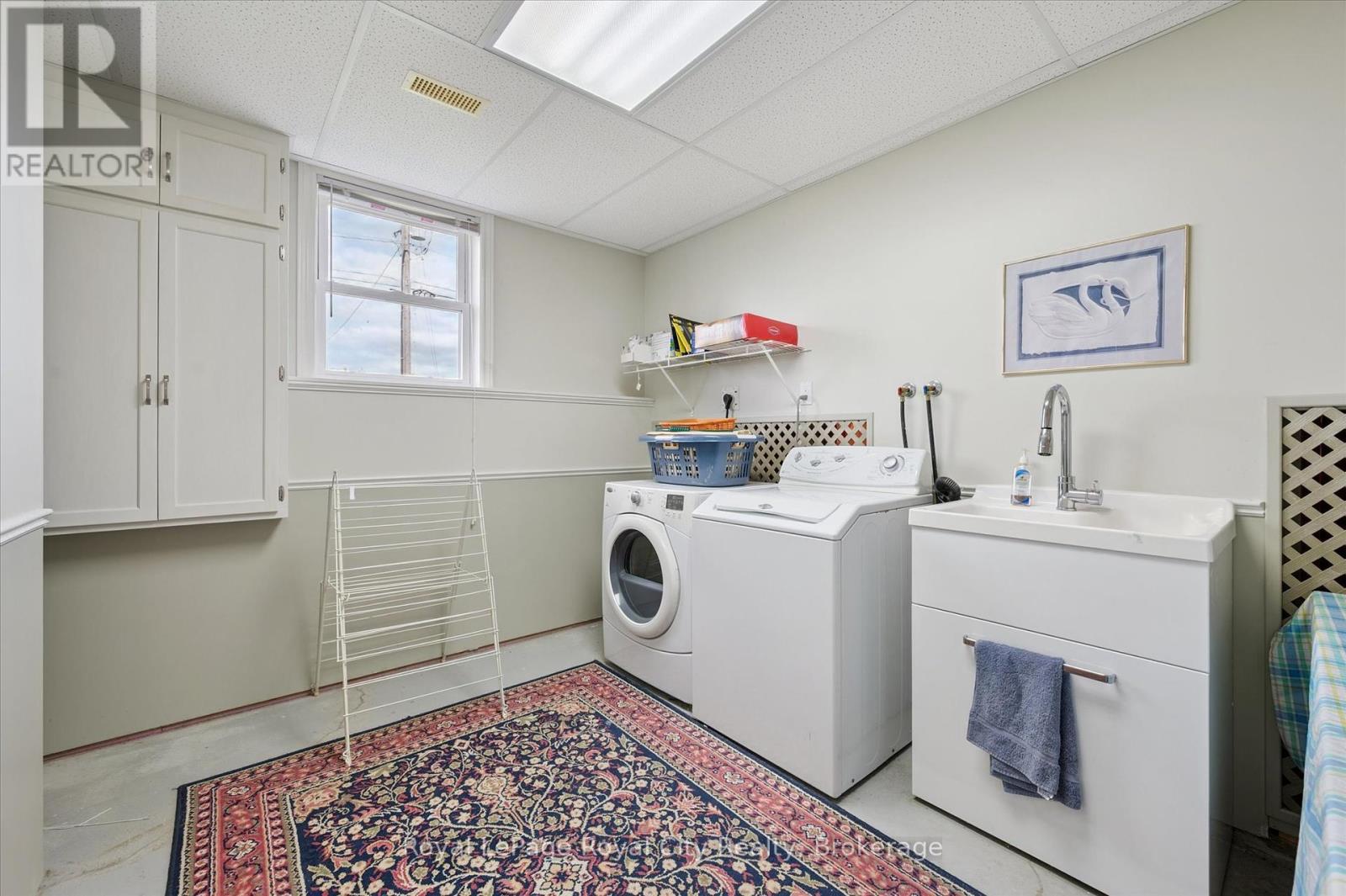 












8411 ERAMOSA/MILTON TOWNLINE

,
Guelph/Eramosa,




Ontario
N0B2K0

