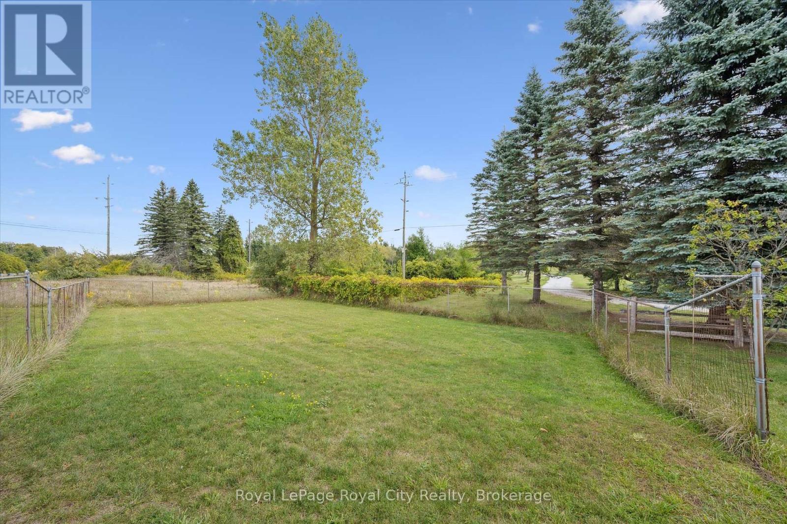 












8411 ERAMOSA/MILTON TOWNLINE

,
Guelph/Eramosa,




Ontario
N0B2K0

