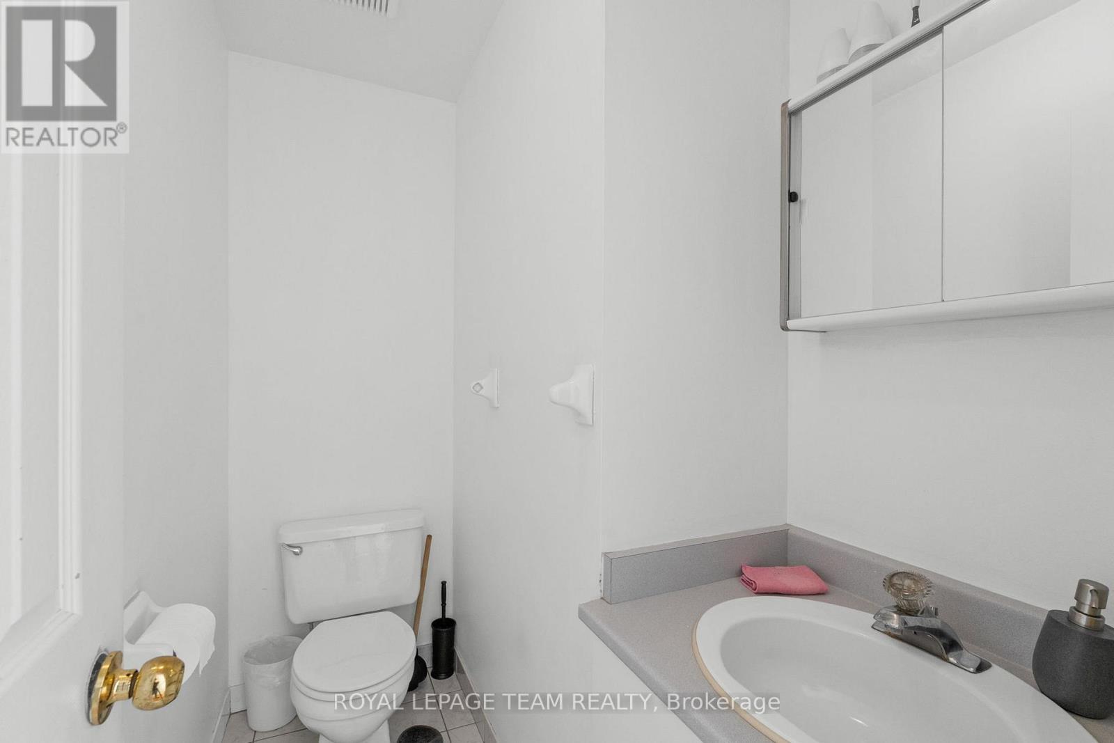 












1991 BANFF AVENUE

,
Ottawa,




Ontario
K1V7X6

