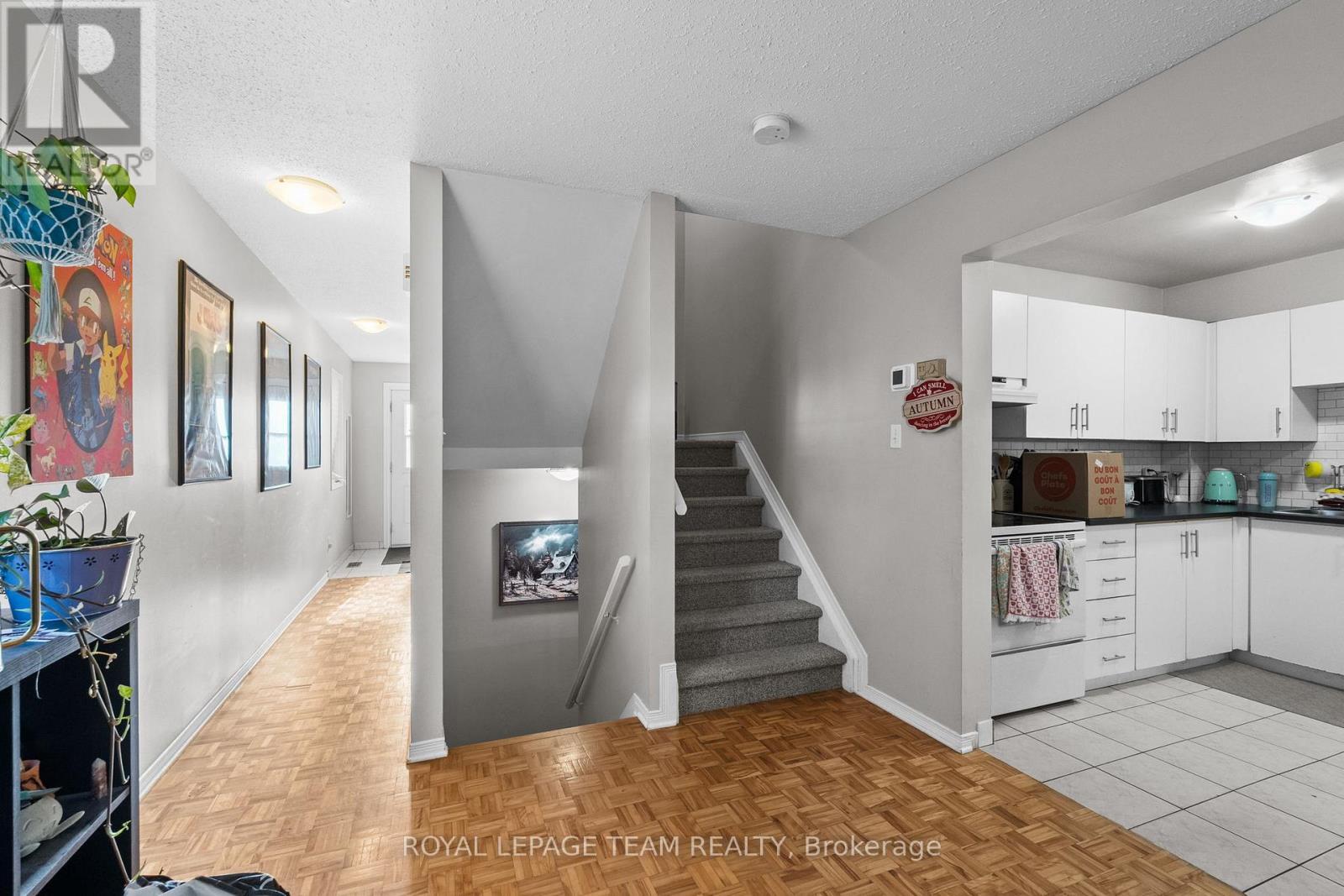 












1991 BANFF AVENUE

,
Ottawa,




Ontario
K1V7X6

