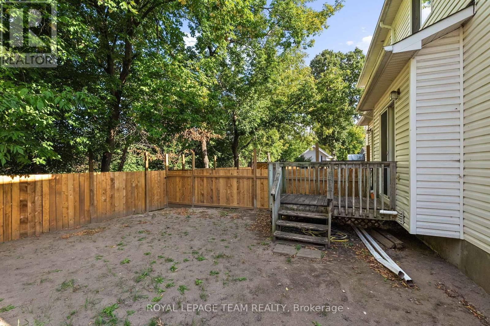 












1991 BANFF AVENUE

,
Ottawa,




Ontario
K1V7X6

