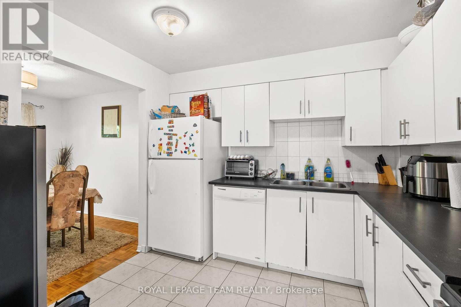 












1991 BANFF AVENUE

,
Ottawa,




Ontario
K1V7X6

