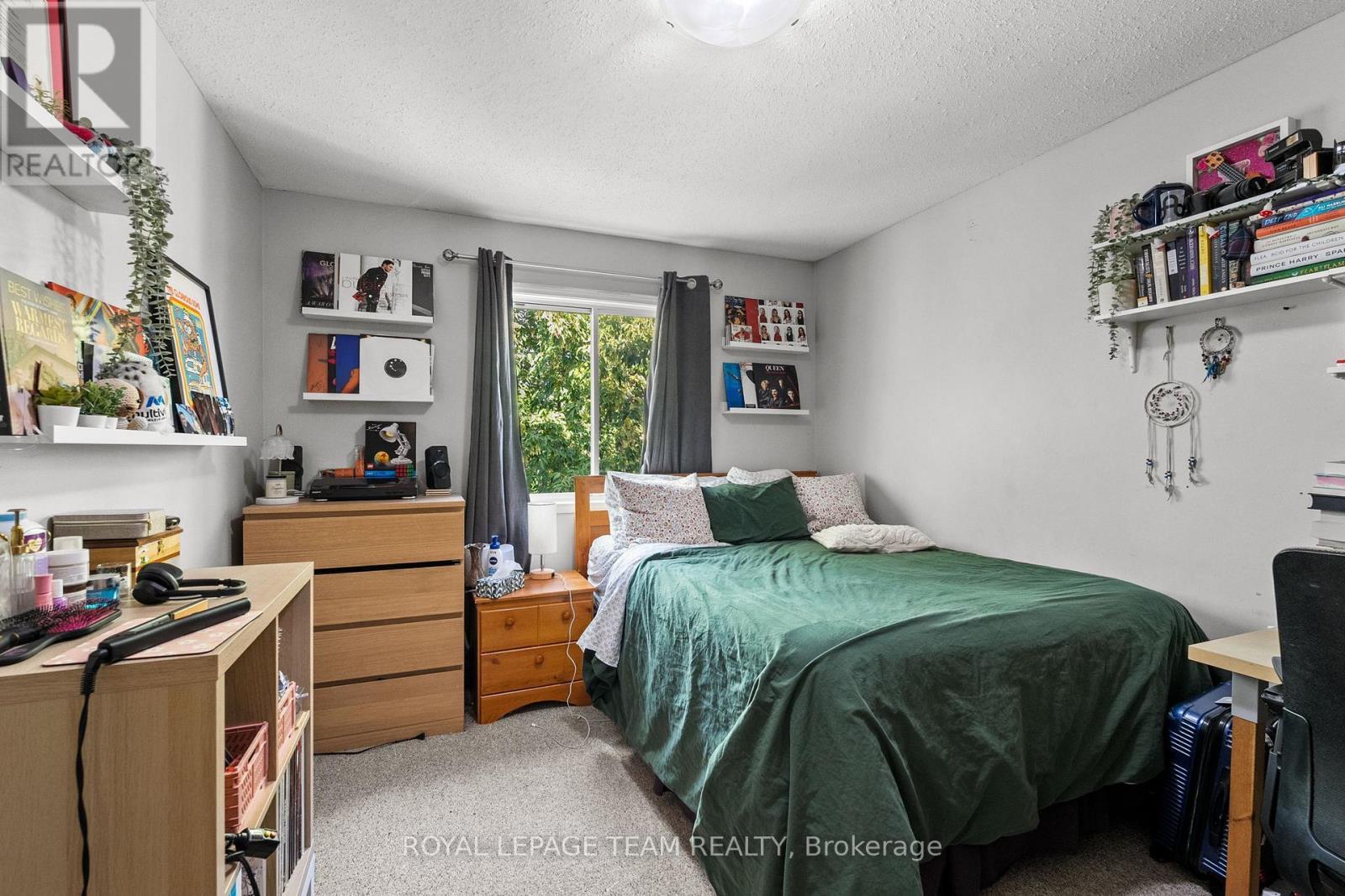 












1991 BANFF AVENUE

,
Ottawa,




Ontario
K1V7X6

