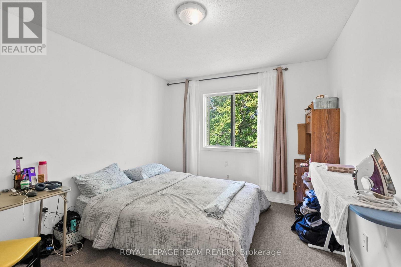 












1991 BANFF AVENUE

,
Ottawa,




Ontario
K1V7X6

