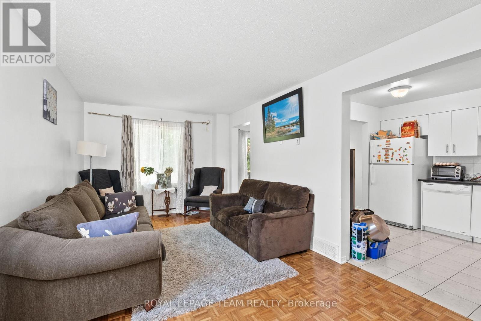 












1991 BANFF AVENUE

,
Ottawa,




Ontario
K1V7X6

