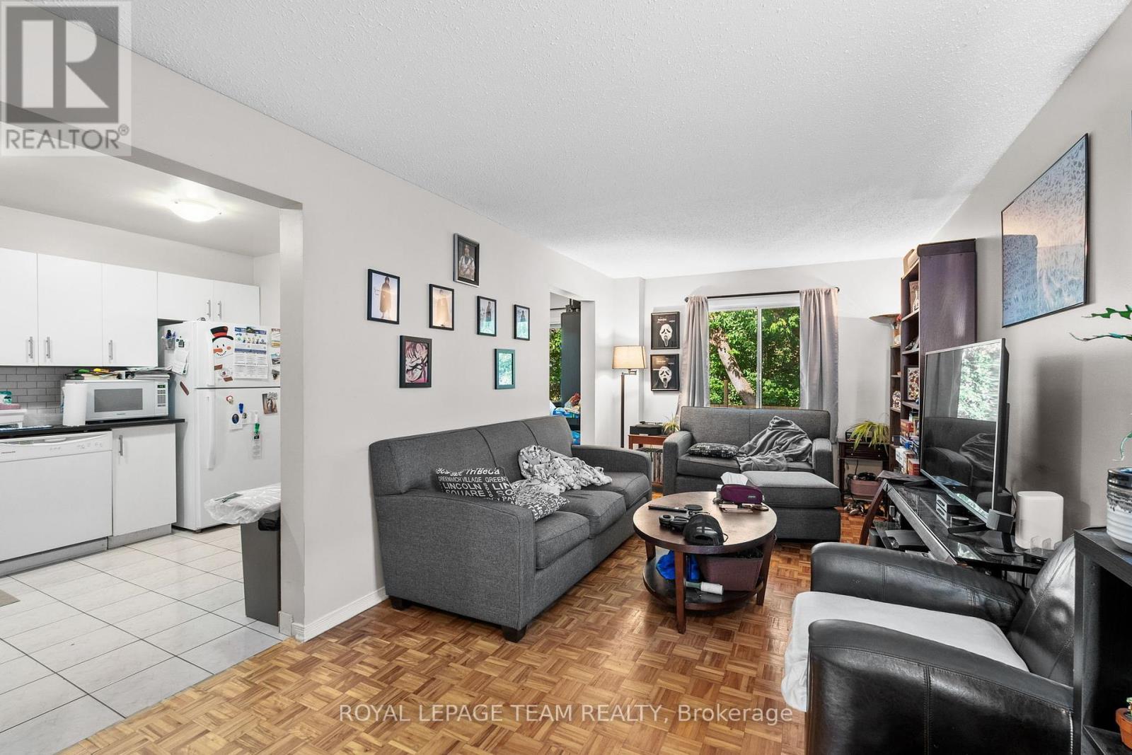 












1991 BANFF AVENUE

,
Ottawa,




Ontario
K1V7X6

