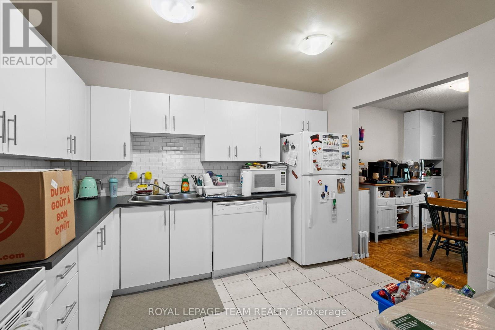 












1991 BANFF AVENUE

,
Ottawa,




Ontario
K1V7X6

