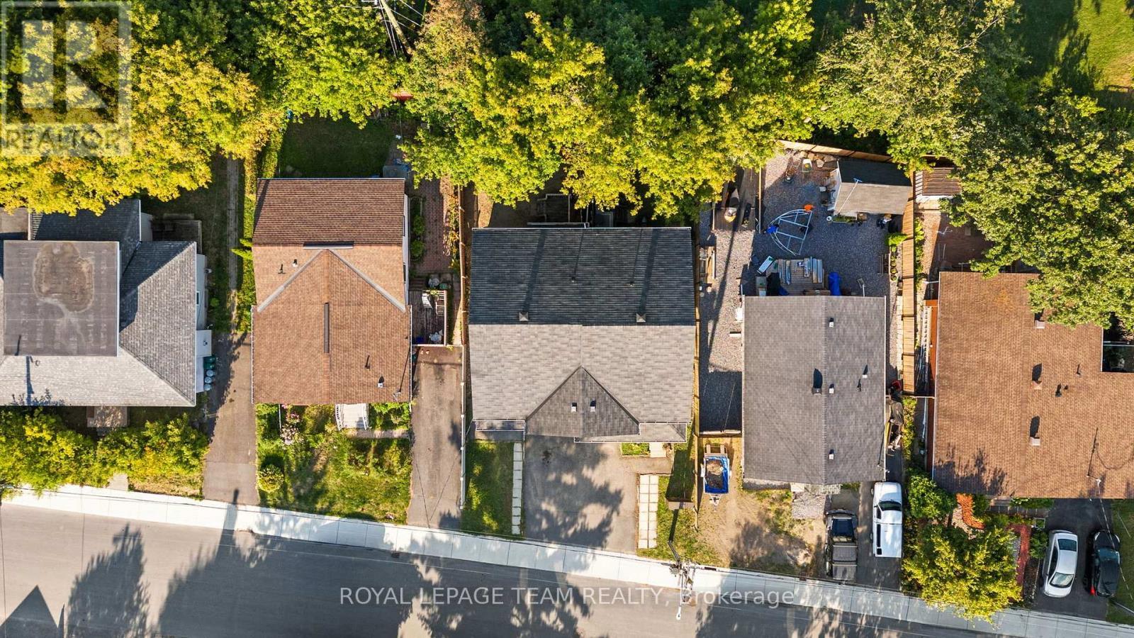 












1991 BANFF AVENUE

,
Ottawa,




Ontario
K1V7X6

