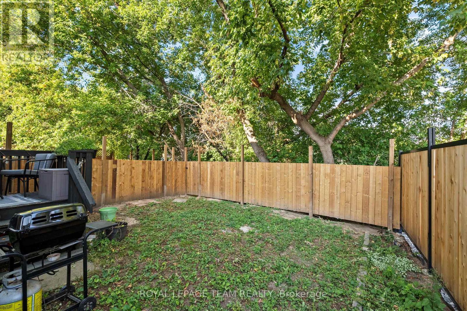 












1991 BANFF AVENUE

,
Ottawa,




Ontario
K1V7X6

