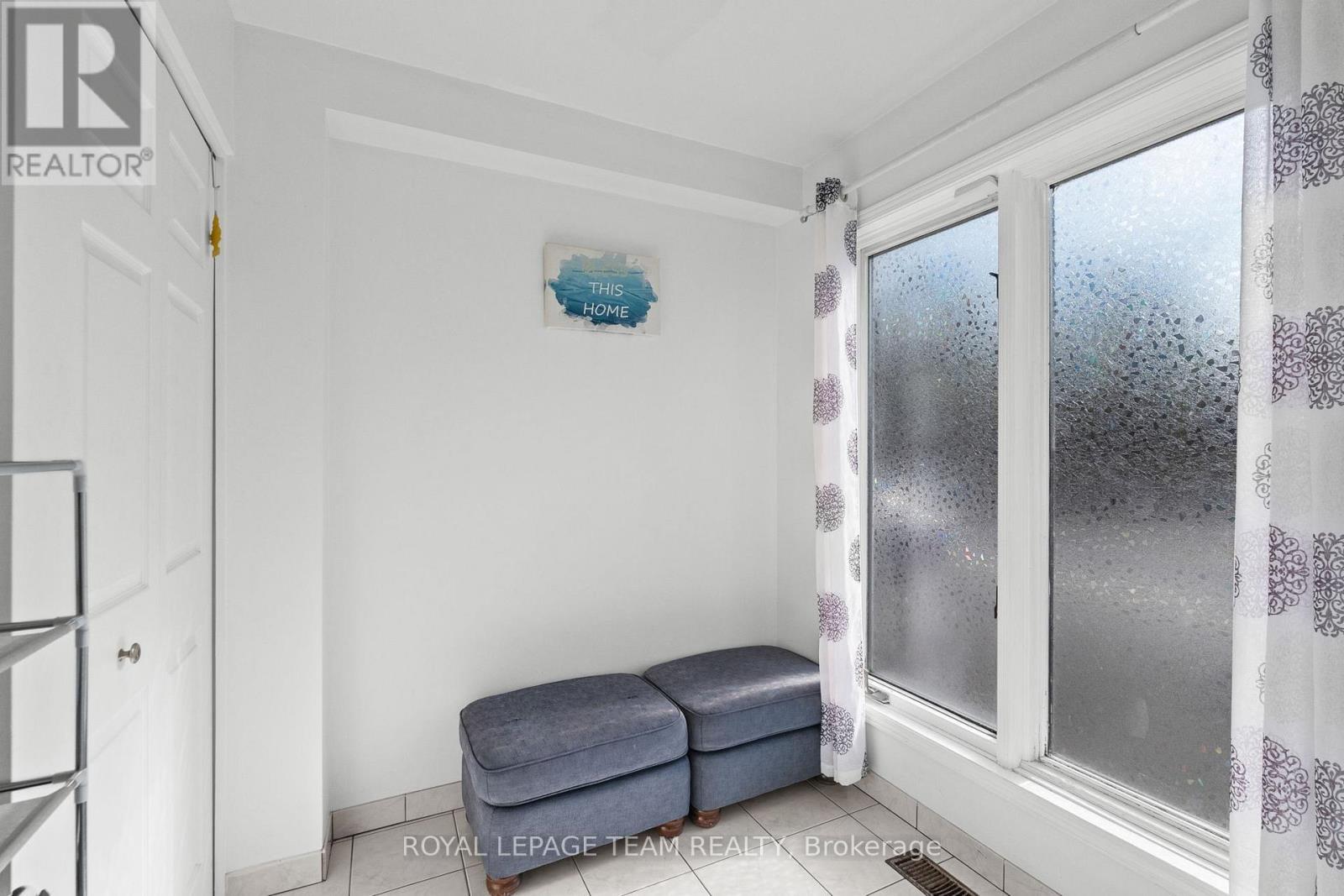 












1991 BANFF AVENUE

,
Ottawa,




Ontario
K1V7X6

