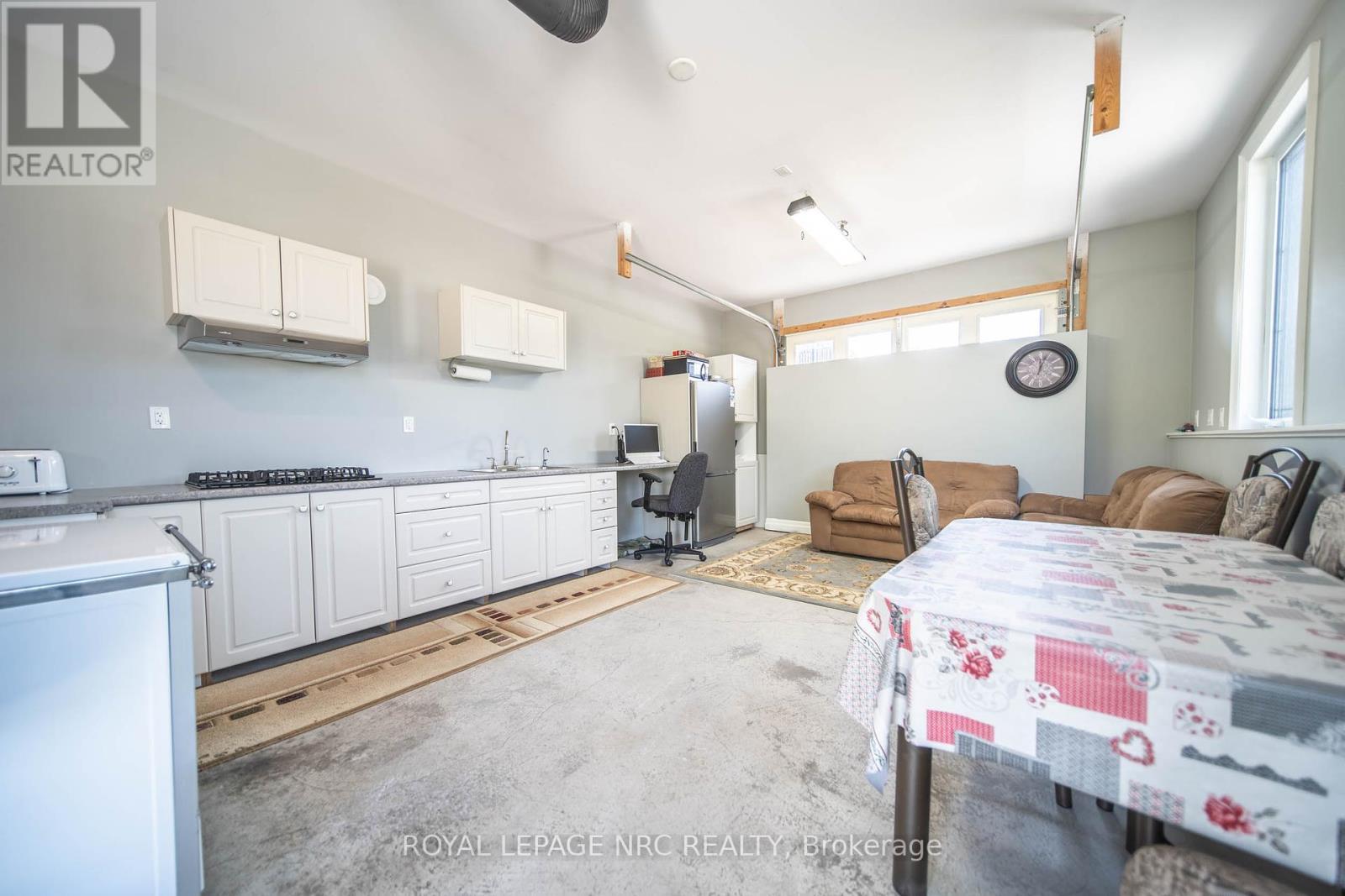 












2876 HIGHWAY 3 E

,
Port Colborne (Bethel),




Ontario
L3K5V3

