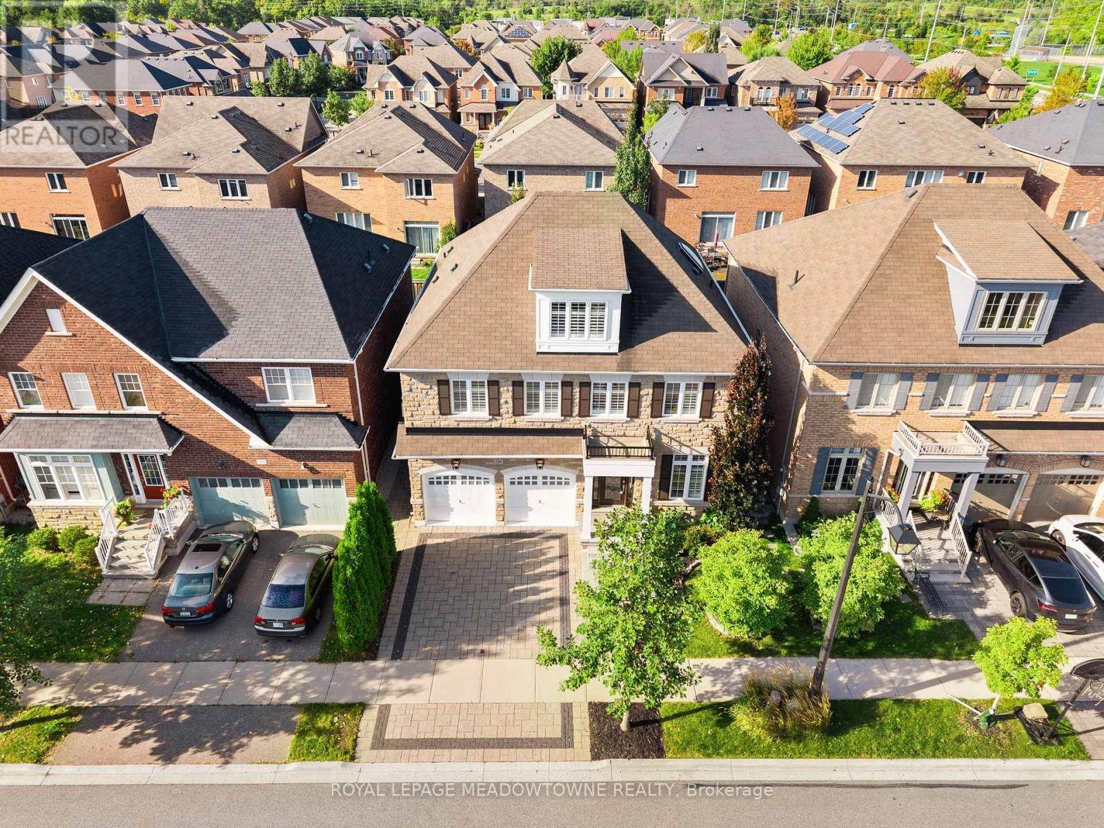












729 WETTLAUFER TERRACE

,
Milton,




Ontario
L9T8M8

