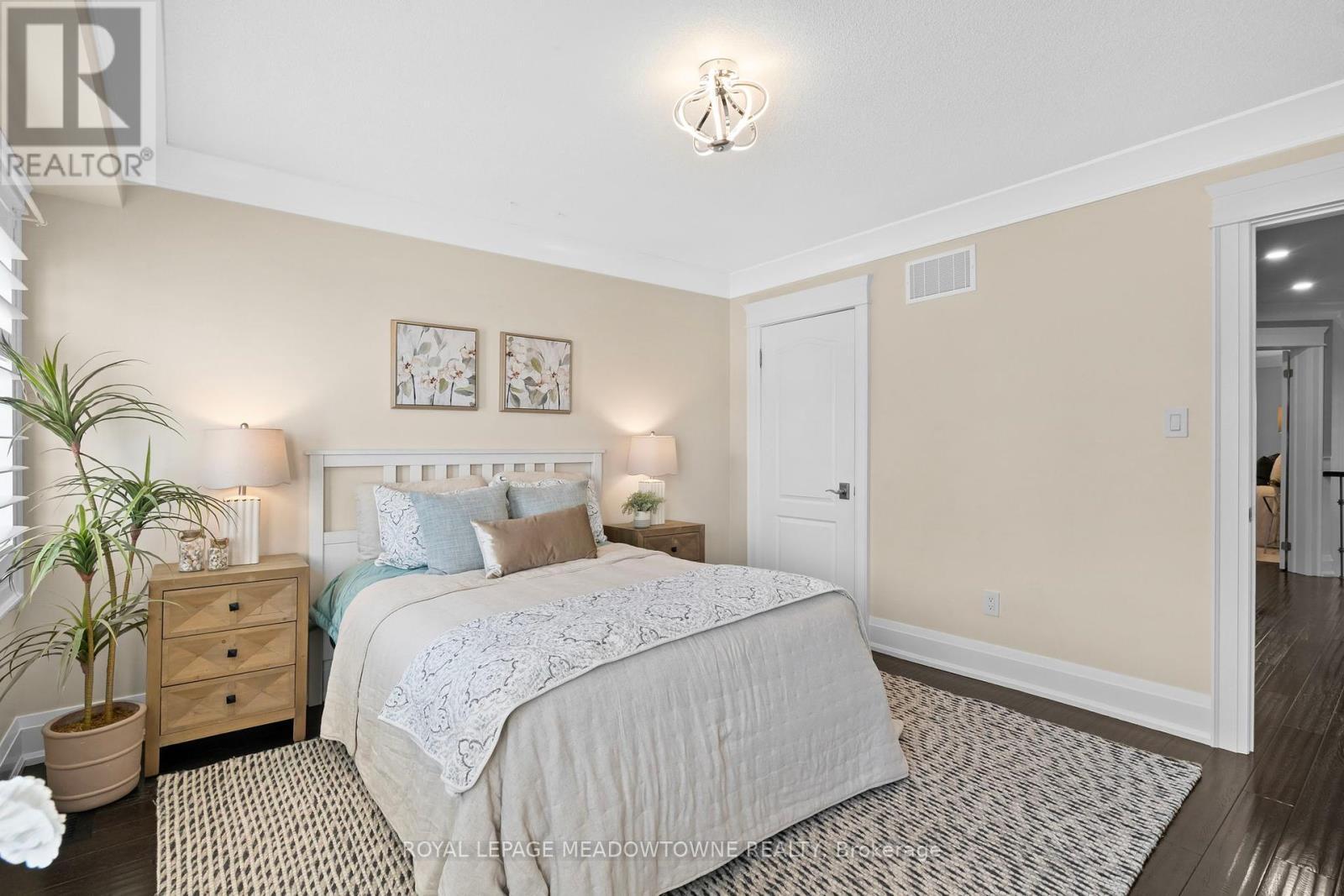 












729 WETTLAUFER TERRACE

,
Milton,




Ontario
L9T8M8

