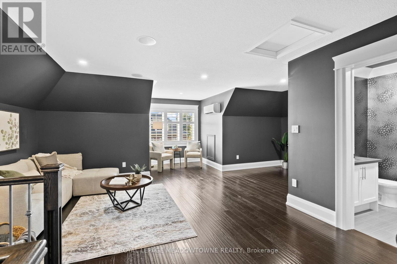 












729 WETTLAUFER TERRACE

,
Milton,




Ontario
L9T8M8

