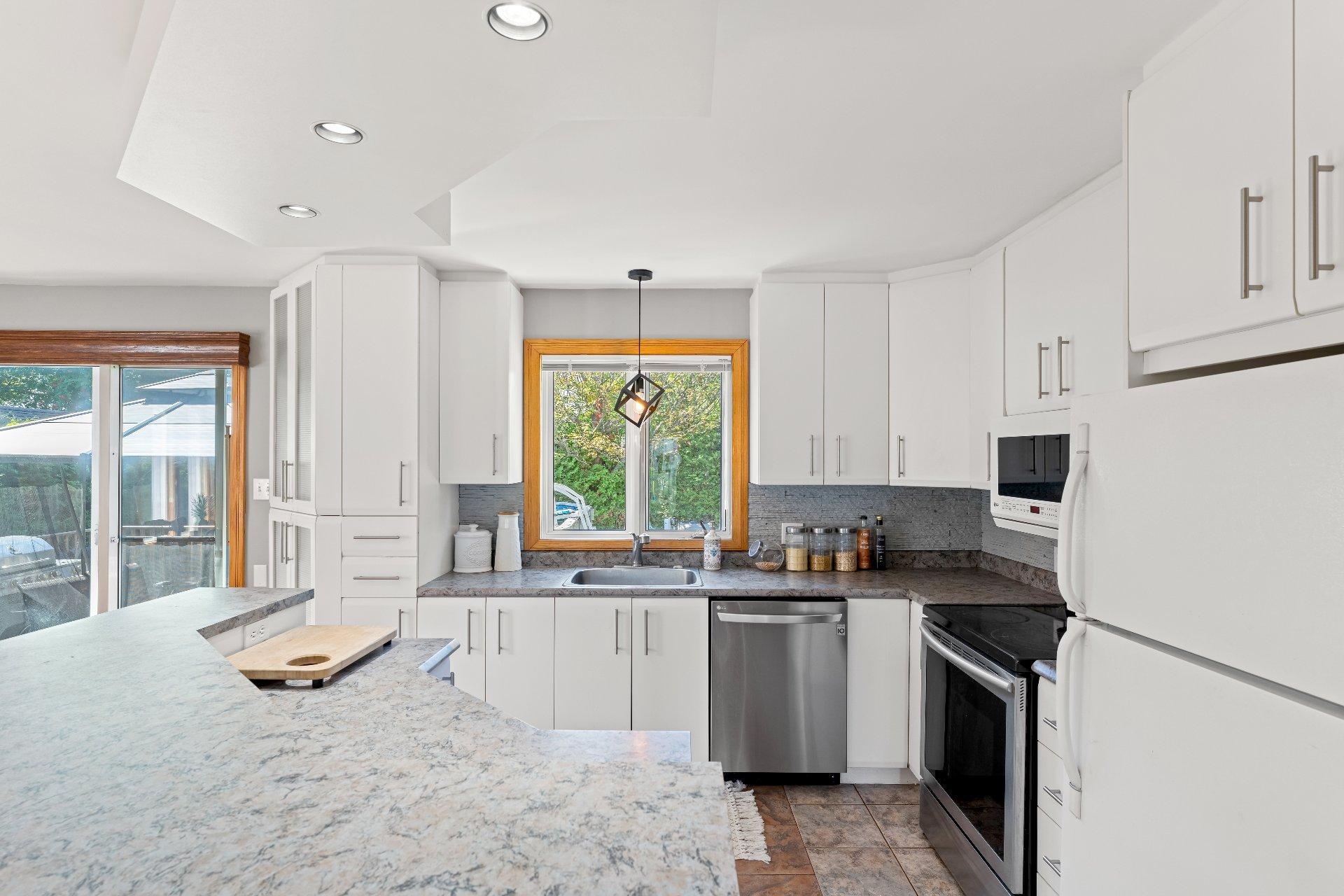 









1335


Rue Maurice-Duplessis

,
Sherbrooke (Les Nations),




QC
J1K2G8

