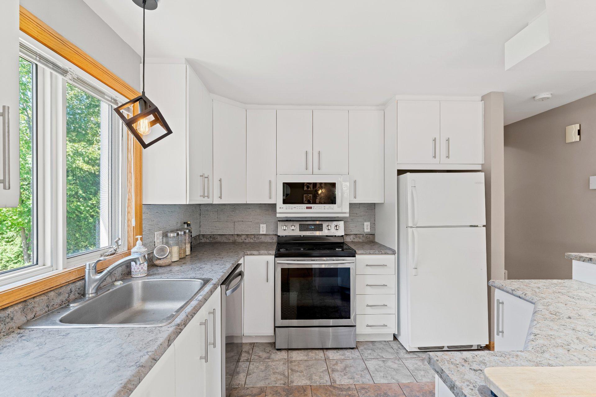









1335


Rue Maurice-Duplessis

,
Sherbrooke (Les Nations),




QC
J1K2G8

