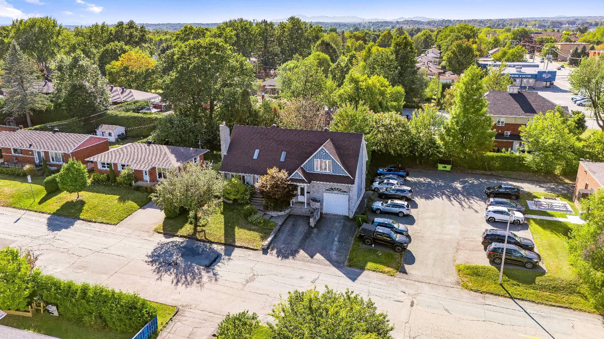 









1335


Rue Maurice-Duplessis

,
Sherbrooke (Les Nations),




QC
J1K2G8

