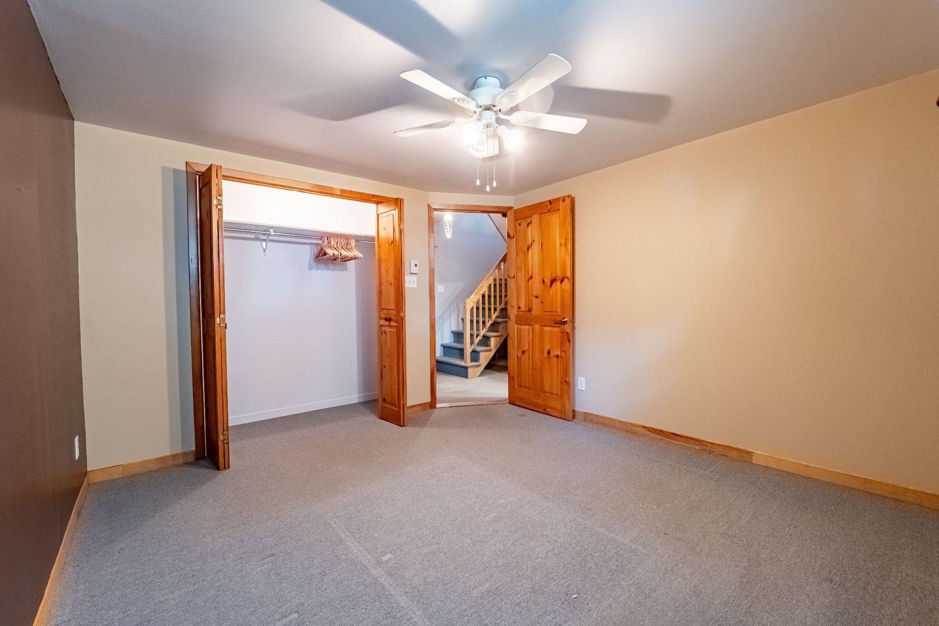









575Z


Rue Poupart

,
La Prairie,




QC
J5R2V3

