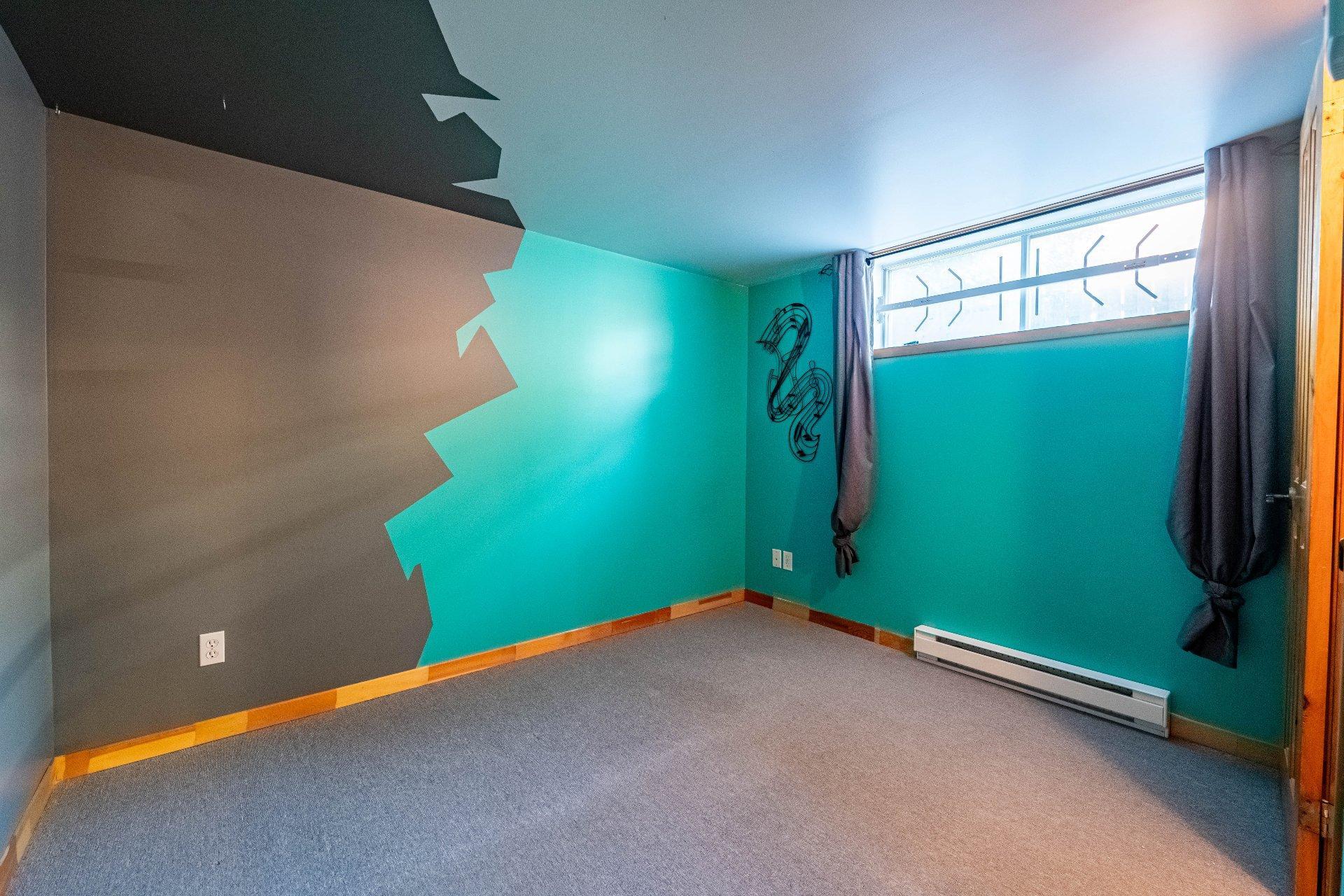 









575Z


Rue Poupart

,
La Prairie,




QC
J5R2V3

