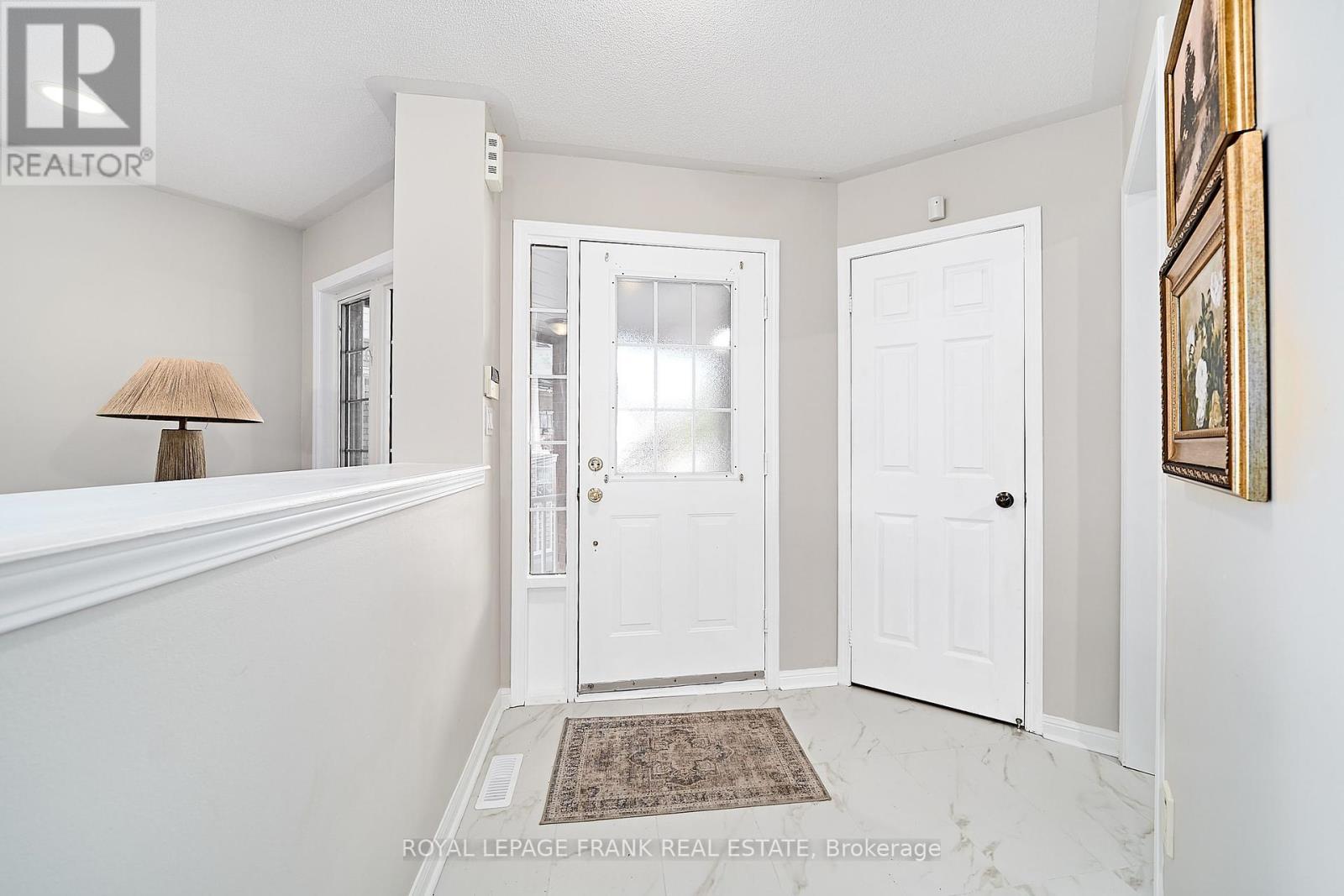 












113 BACH AVENUE

,
Whitby (Rolling Acres),




Ontario
L1R2P8

