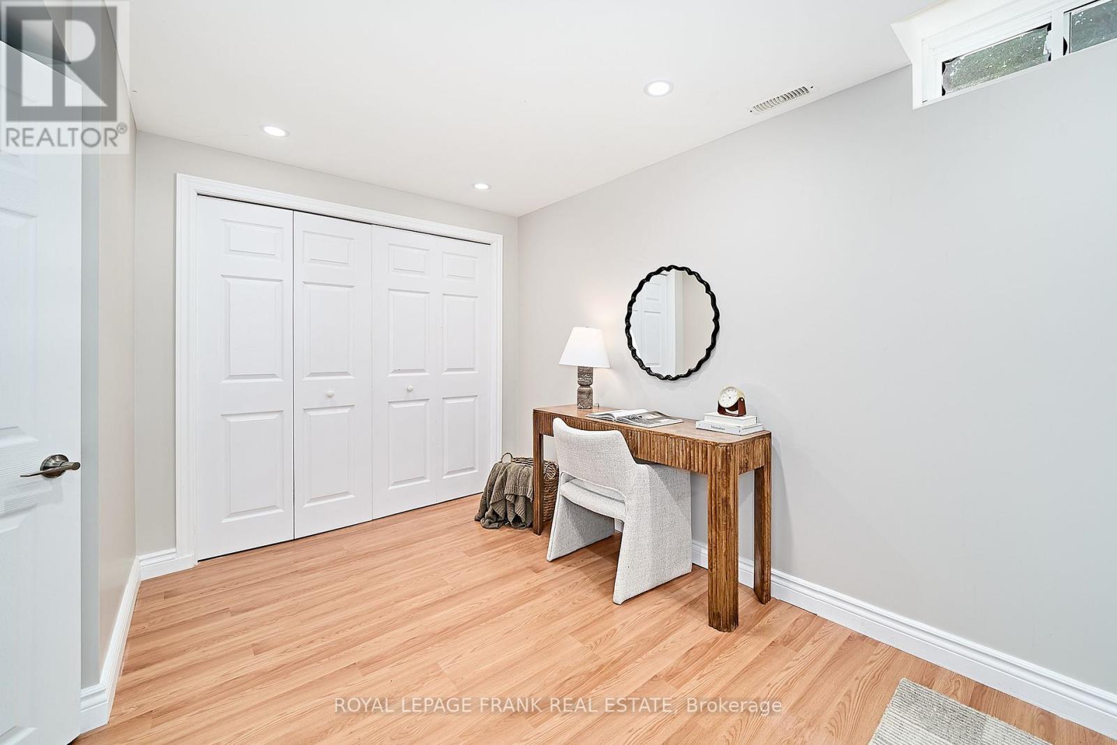 












113 BACH AVENUE

,
Whitby (Rolling Acres),




Ontario
L1R2P8

