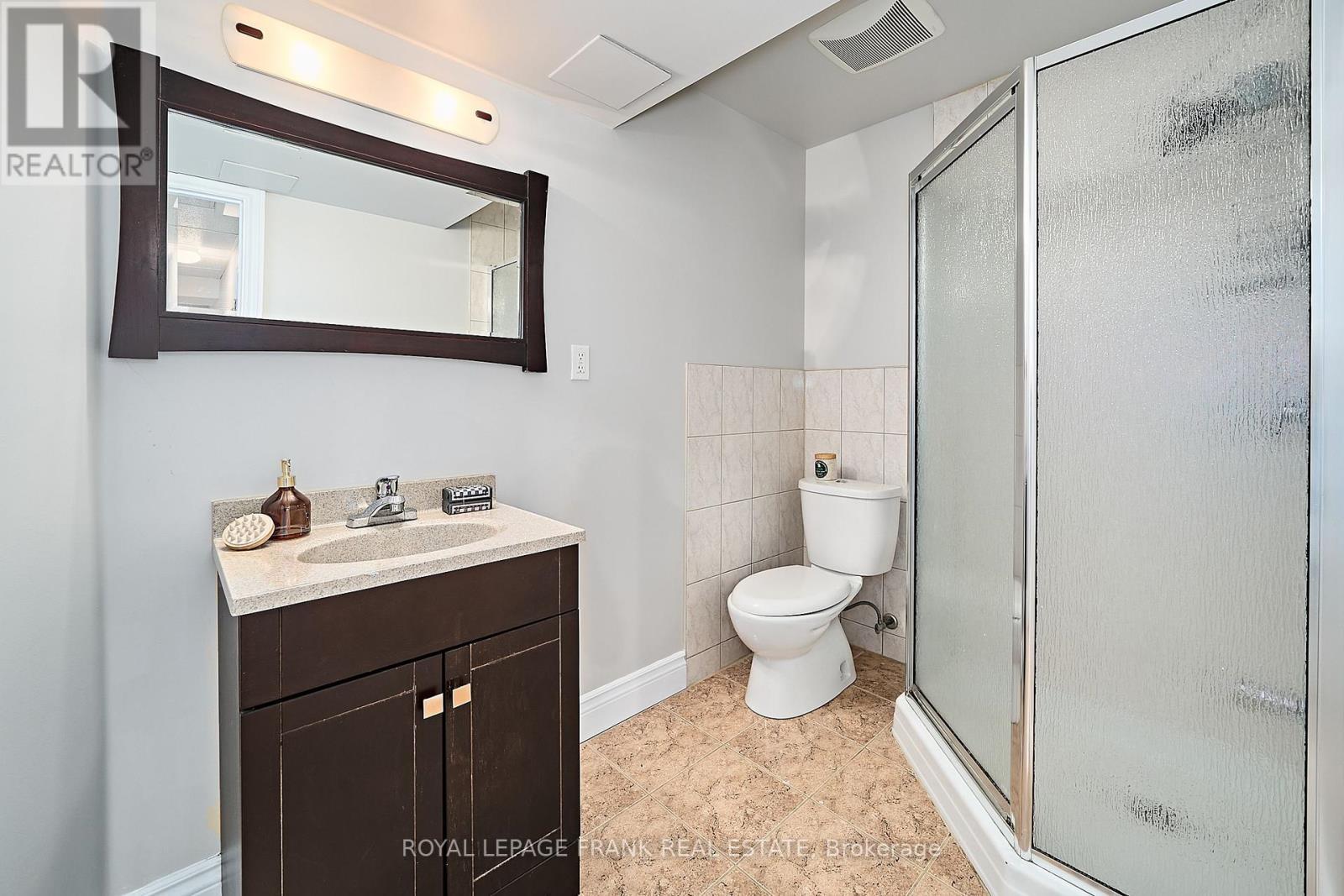 












113 BACH AVENUE

,
Whitby (Rolling Acres),




Ontario
L1R2P8

