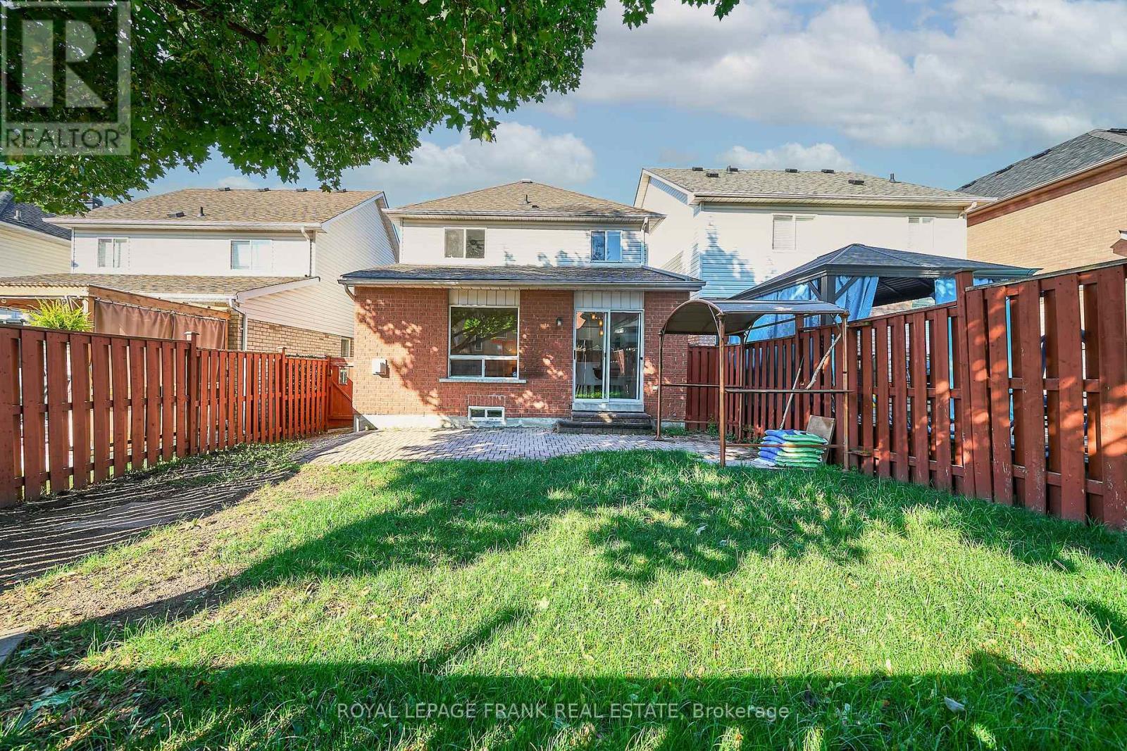 












113 BACH AVENUE

,
Whitby (Rolling Acres),




Ontario
L1R2P8

