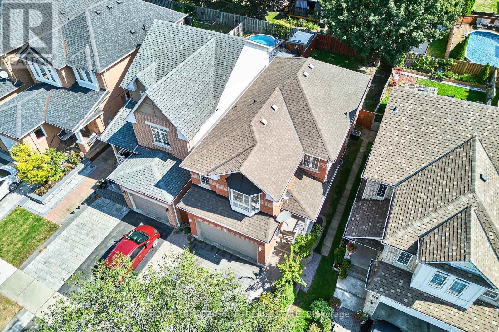 












113 BACH AVENUE

,
Whitby (Rolling Acres),




Ontario
L1R2P8

