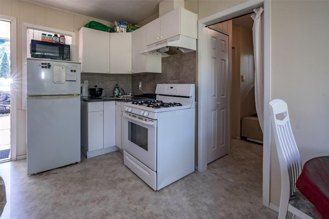 









1451


Columbia

Avenue,
Castlegar,




BC
V1N 1H8

