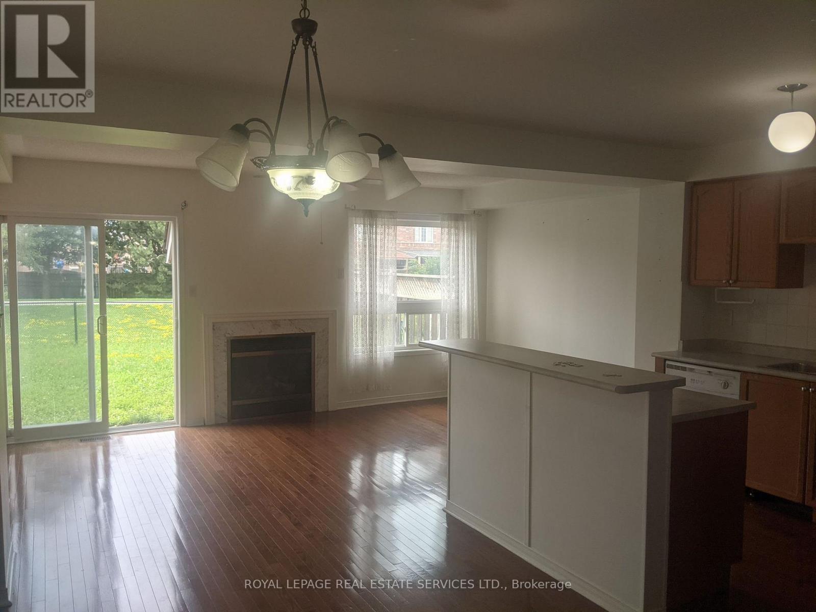 












100 SAND CHERRY CRESCENT

,
Brampton,




Ontario
L6R3B2

