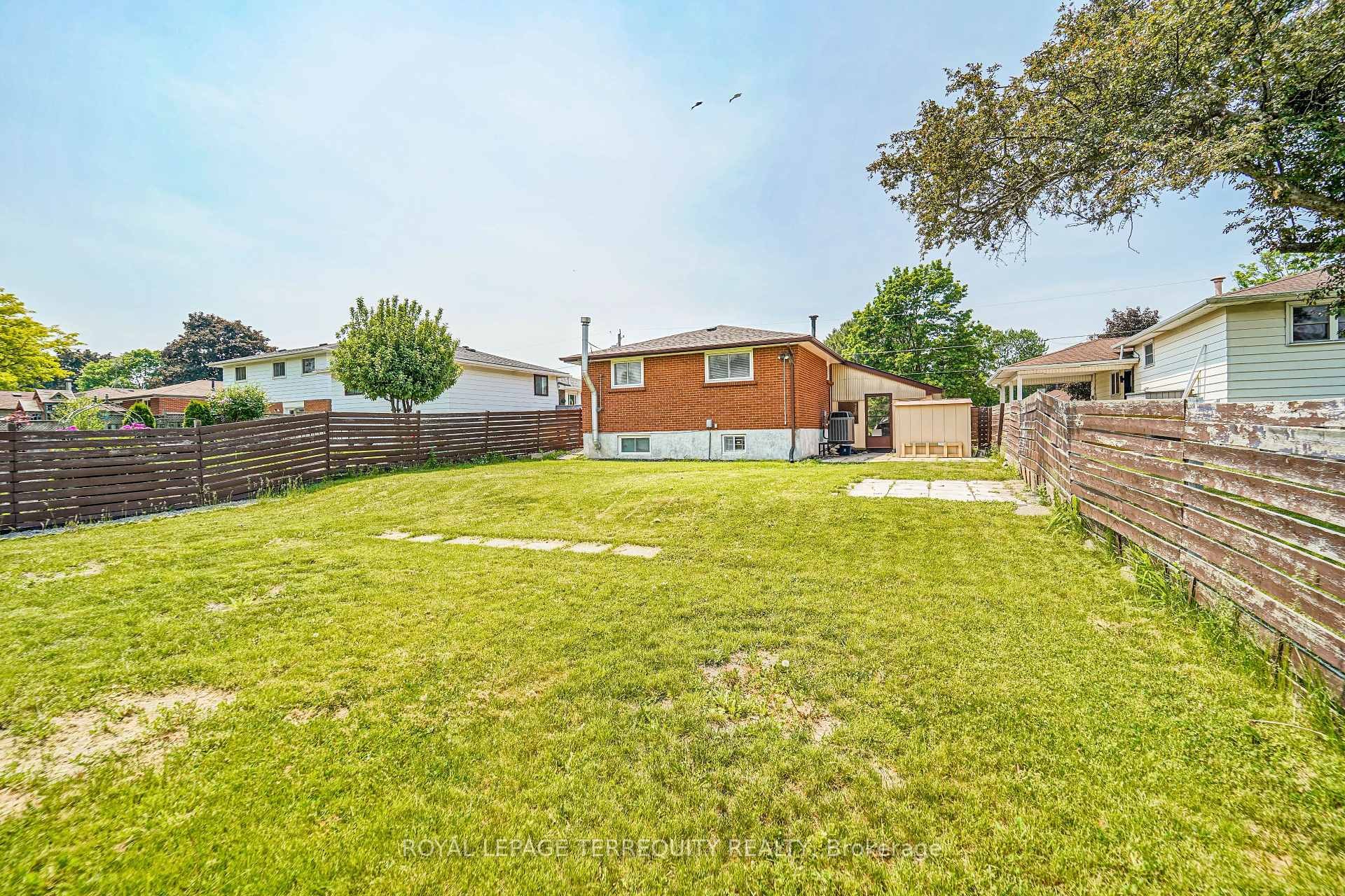 









171


Guelph

Street, Basement,
Oshawa,




ON
L1H 6J1

