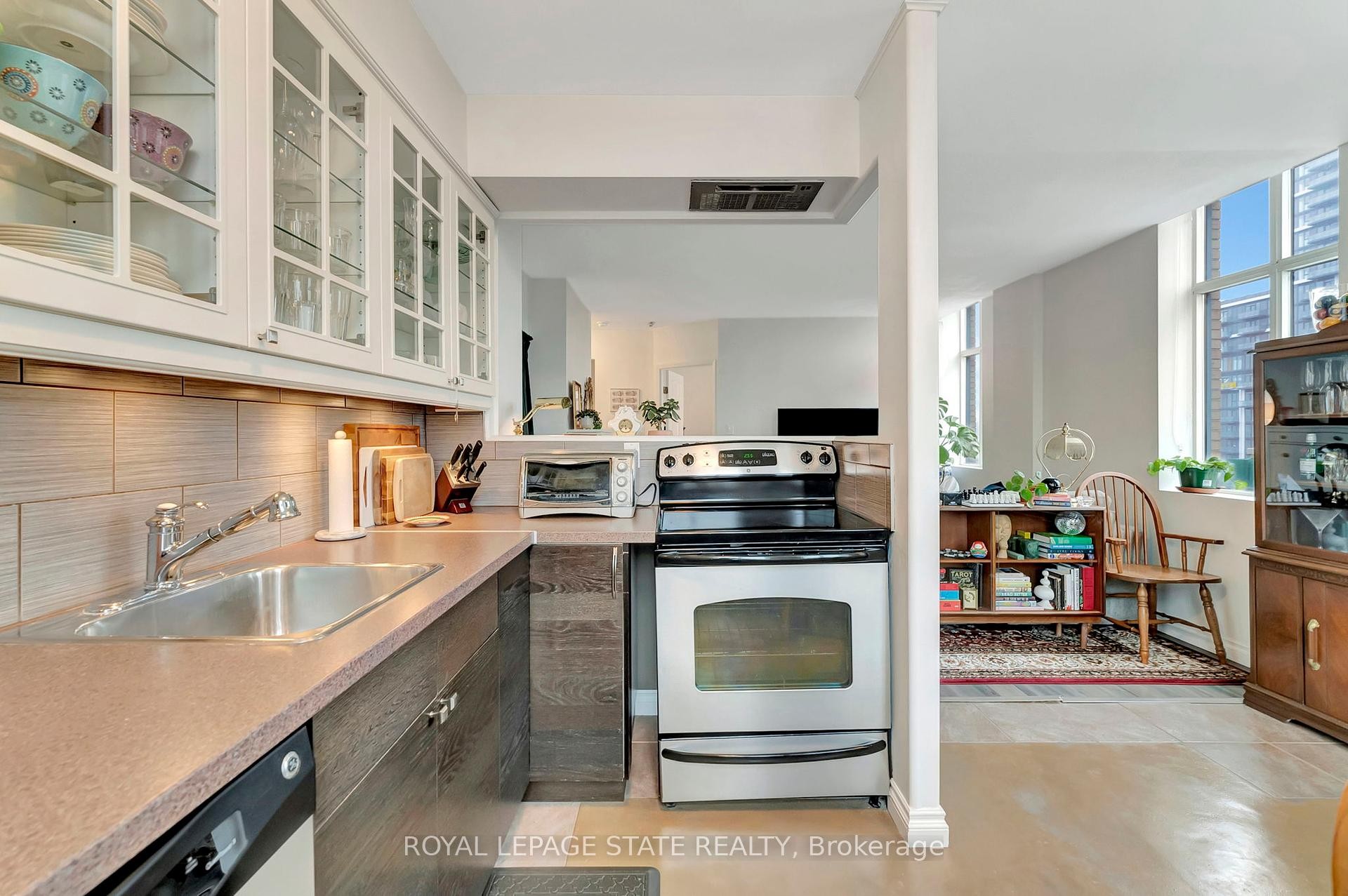 









36


James

Street South, 1205,
Hamilton,




ON
L8P 4W4

