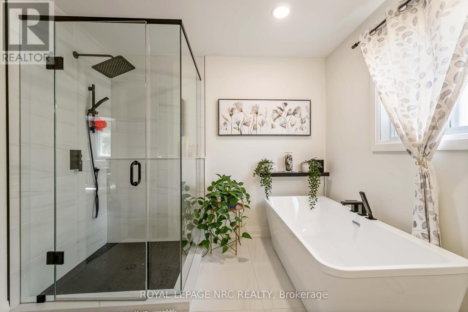 












3680 WEINBRENNER ROAD

,
Niagara Falls (Chippawa),




Ontario
L2G7Y4

