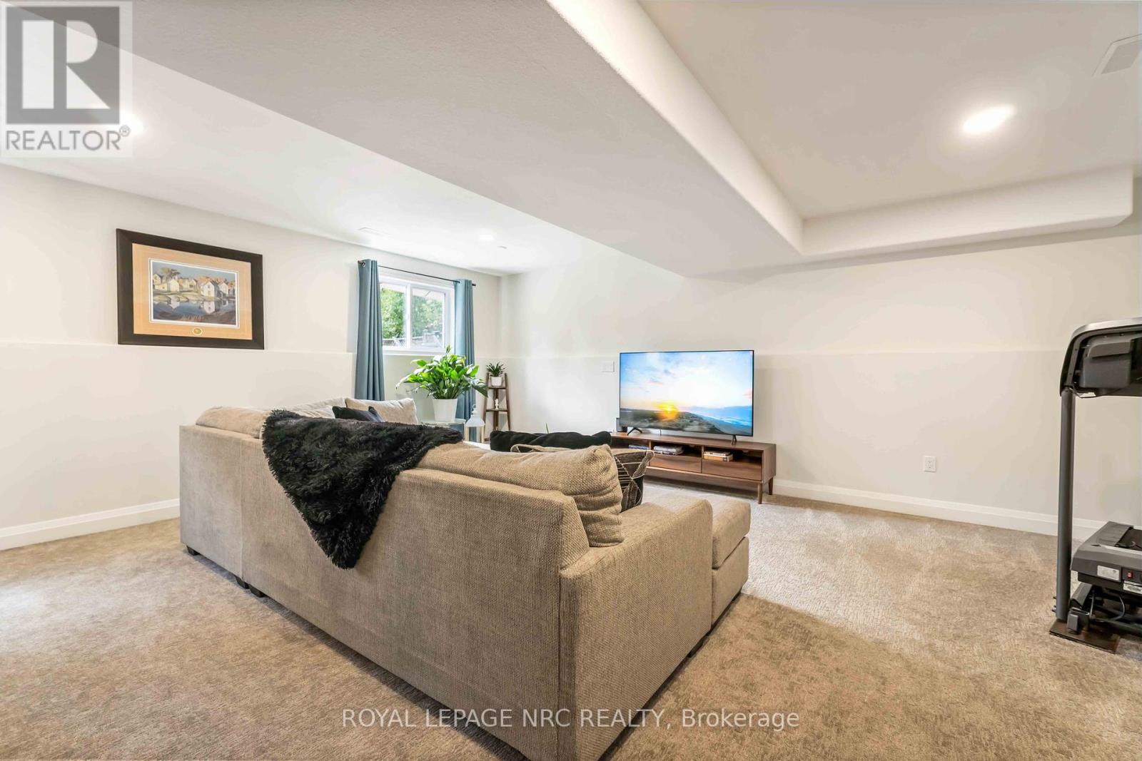 












3680 WEINBRENNER ROAD

,
Niagara Falls (Chippawa),




Ontario
L2G7Y4

