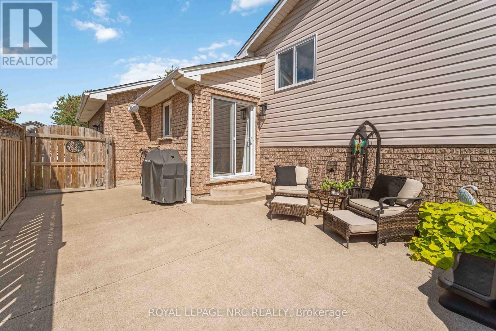 












3680 WEINBRENNER ROAD

,
Niagara Falls (Chippawa),




Ontario
L2G7Y4

