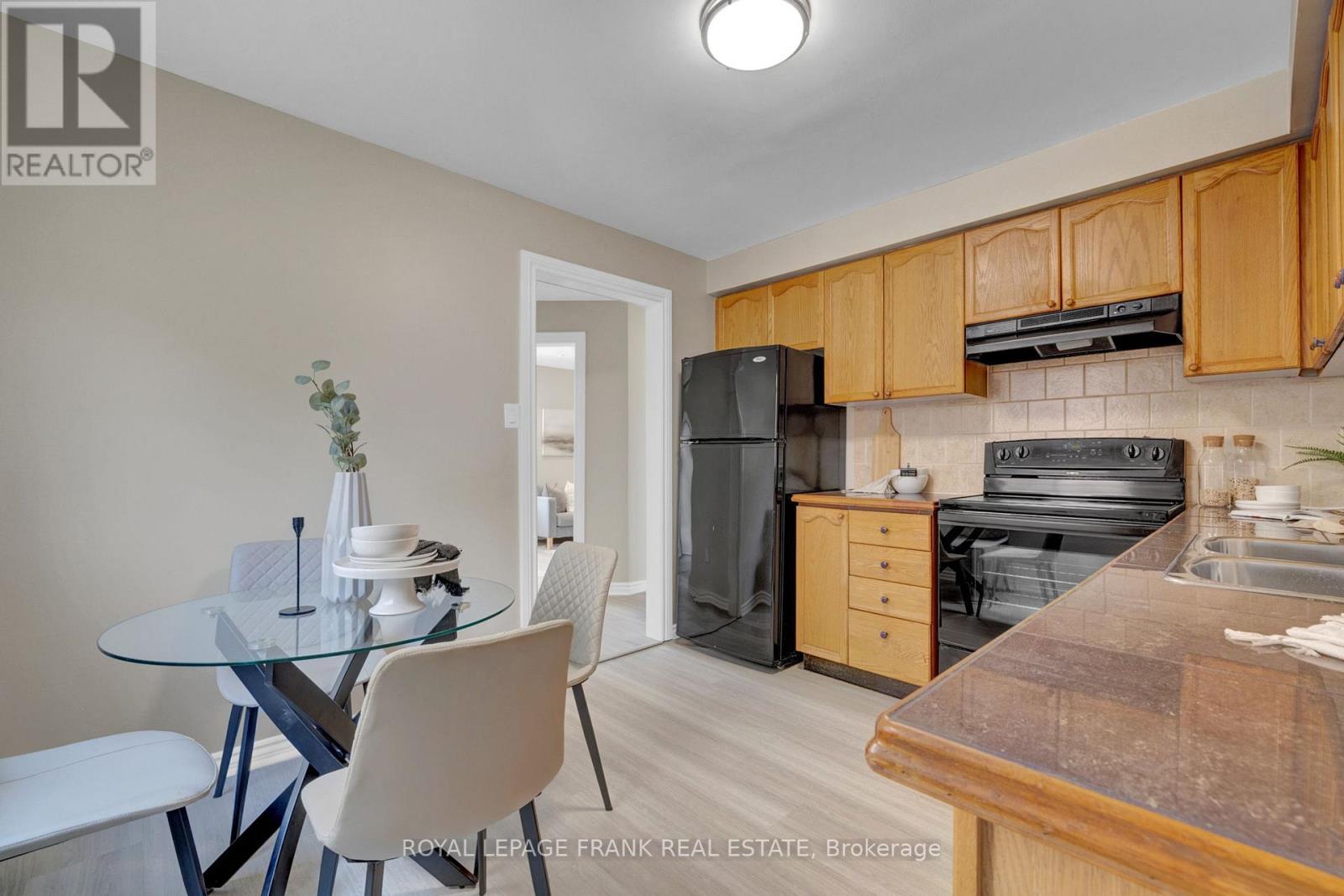 












16 REED DRIVE

,
Ajax (Central),




Ontario
L1S5S3

