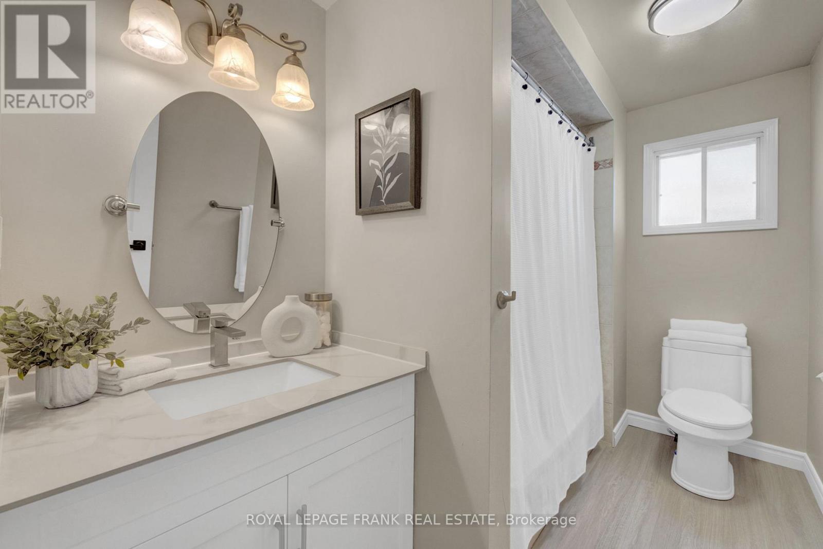 












16 REED DRIVE

,
Ajax (Central),




Ontario
L1S5S3

