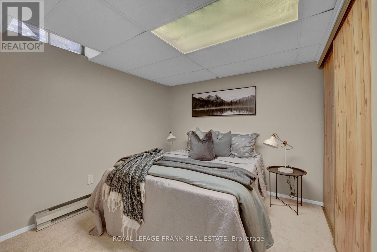 












16 REED DRIVE

,
Ajax (Central),




Ontario
L1S5S3

