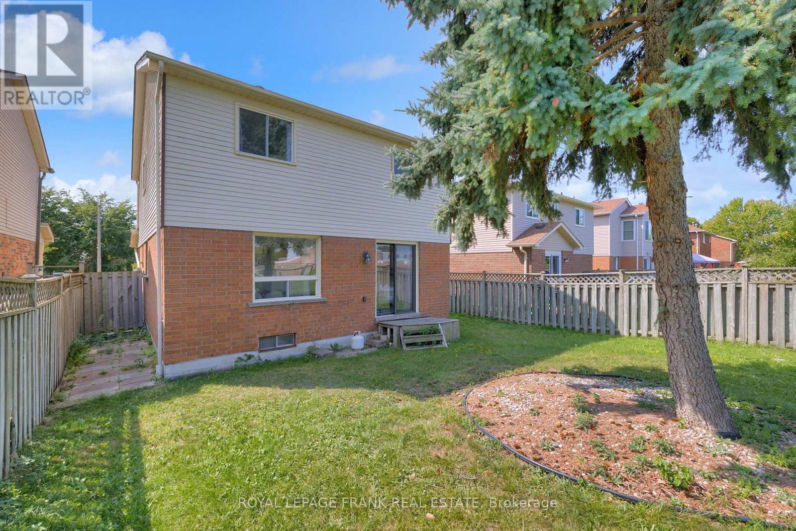 












16 REED DRIVE

,
Ajax (Central),




Ontario
L1S5S3

