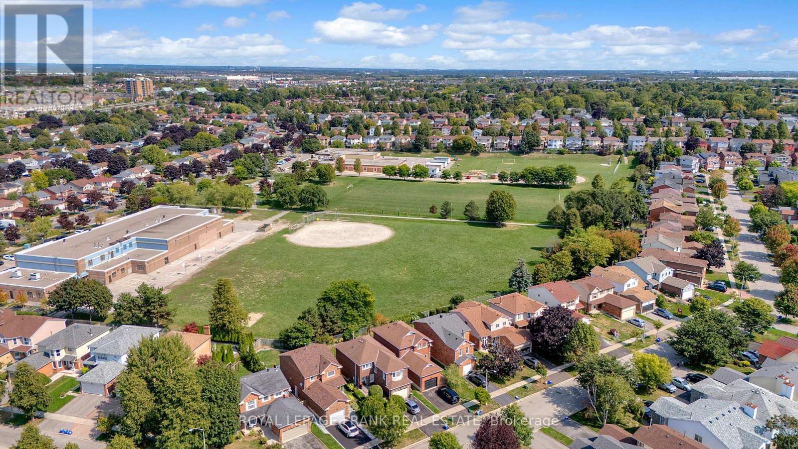 












16 REED DRIVE

,
Ajax (Central),




Ontario
L1S5S3

