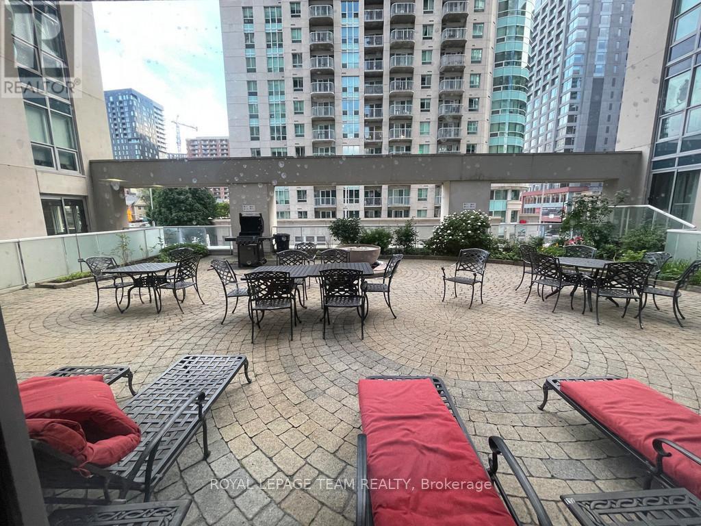 












2009 - 242 RIDEAU STREET

,
Ottawa,




Ontario
K1N0B7

