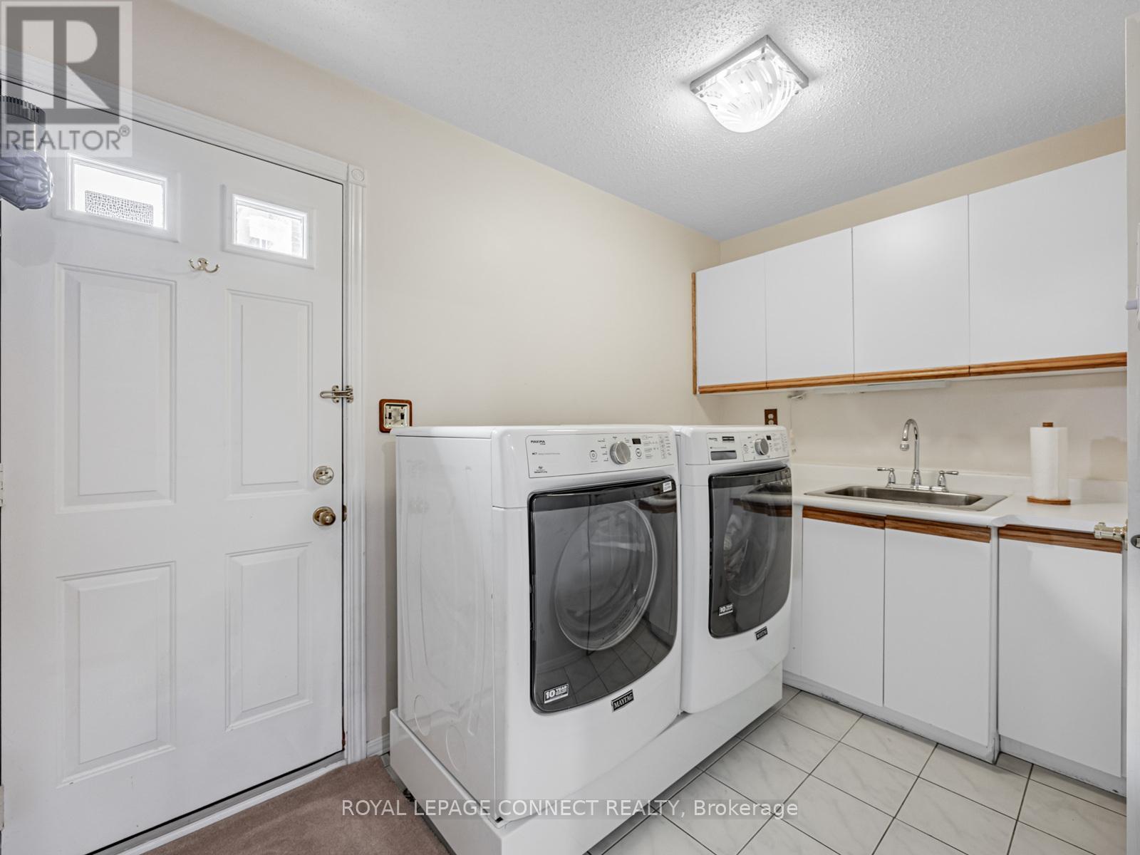 












642 SHEPPARD AVENUE

,
Pickering,




Ontario
L1V1G3

