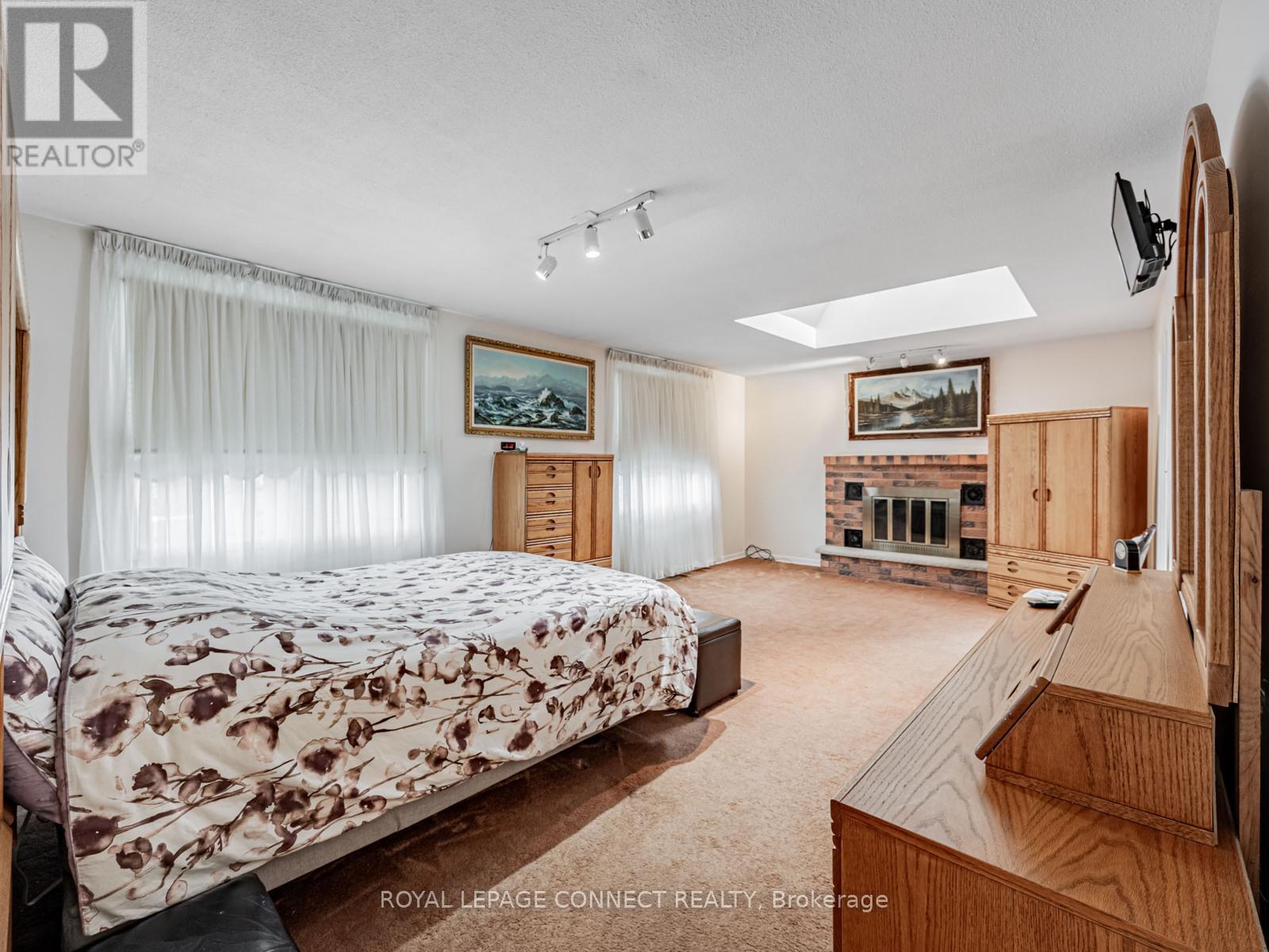 












642 SHEPPARD AVENUE

,
Pickering,




Ontario
L1V1G3

