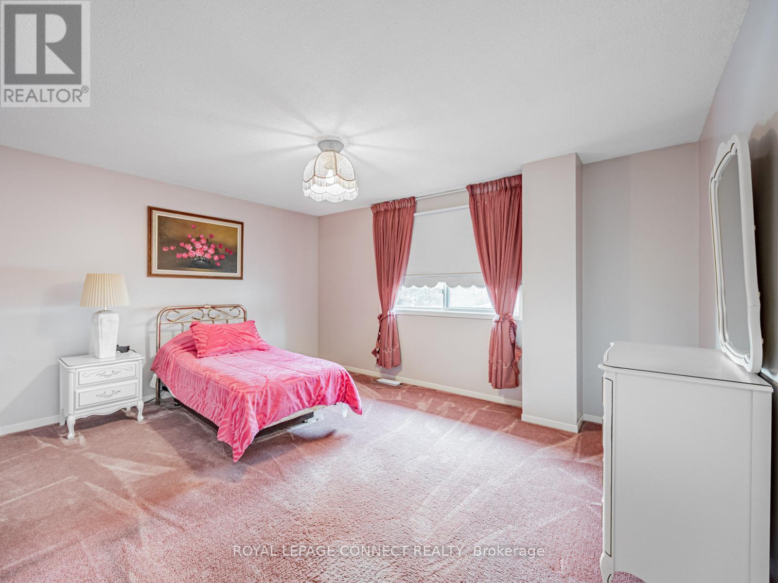 












642 SHEPPARD AVENUE

,
Pickering,




Ontario
L1V1G3

